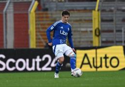 虎扑中国-罗马诺：科(kē)莫未与曼城就佩罗内转會(huì)达协议 科(kē)莫可选择续租球(qiú)员