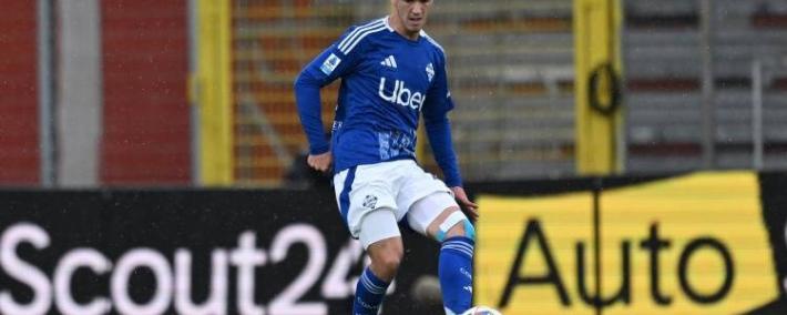 虎扑中国-罗马诺：科(kē)莫未与曼城就佩罗内转會(huì)达协议 科(kē)莫可选择续租球(qiú)员