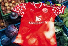 虎扑app-美(měi)因(yīn)茨05足球俱乐部发布25/26赛季全新主场球衣