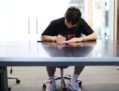 虎扑首页-波特兰开拓者官方宣布与2025年首轮16号秀杨瀚森完成签约