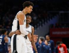 虎扑NBA-圣安东尼奥马刺续约达龙福尅(kè)斯，薪水或有变动