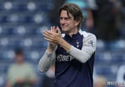 虎扑官网-托特纳姆热刺在三家俱乐部的争夺战中將(jiāng)利兹联视为“新维吉尔·范戴克”