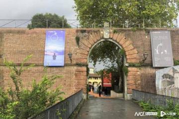 虎扑社区-韩玉臣再次(cì)荣任佛罗伦萨国际当代艺术双年展评委