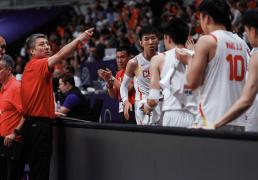 半场领先新西兰，男篮暴走！胡明轩救赎自我，王俊杰真的属于NBA