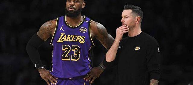 虎扑app-勒布朗·詹姆斯在湖人队强势开局之(zhī)际，对JJ·雷迪克直言不讳