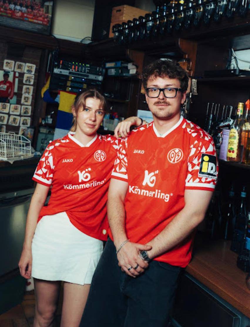 虎扑app-美(měi)因(yīn)茨05足球俱乐部发布25/26赛季全新主场球衣