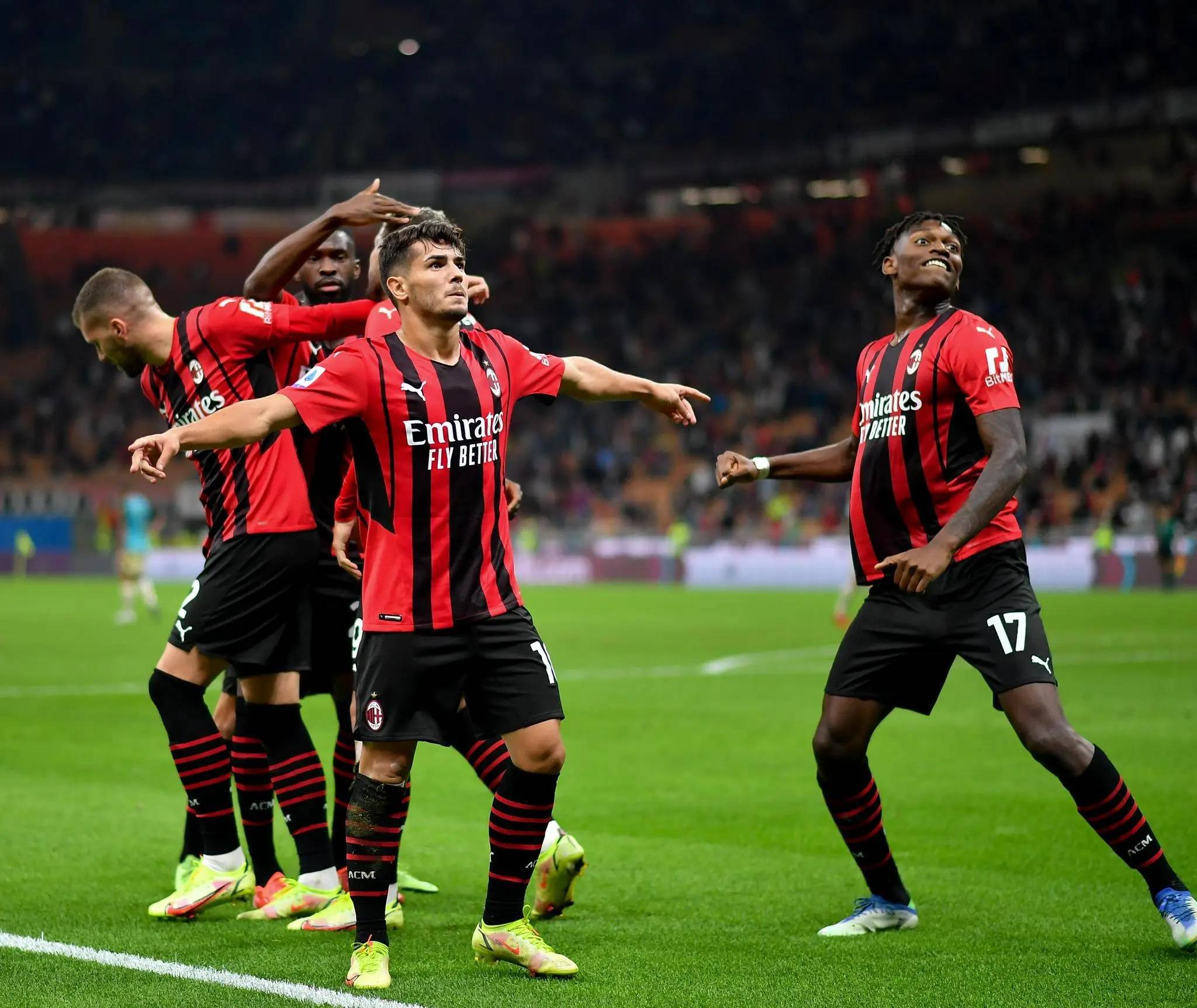 虎扑NBA-意甲-莱切(qiè)1-2米兰:巧妇难为无米之炊!囧叔执教的米兰陷入睏(kùn)境|前瞻