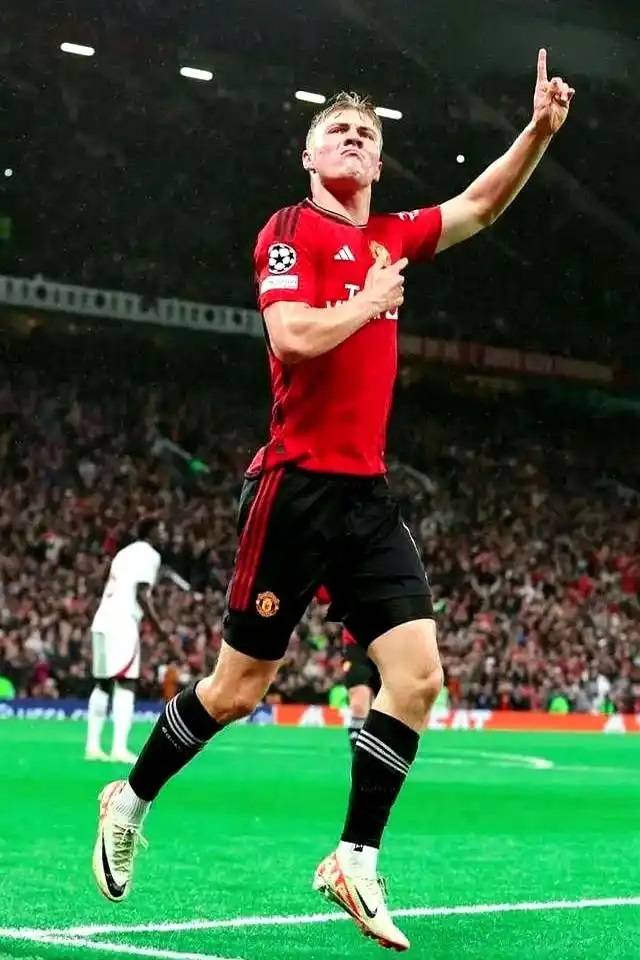 虎扑平台-再见,曼联!5000万欧,新哈兰德加盟那不勒斯在即,拿冠军+踢欧冠