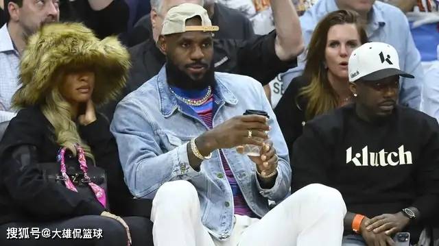 虎扑平台-詹姆斯前队友提议老詹离开湖人,暗示队友不如加入迈阿密热火