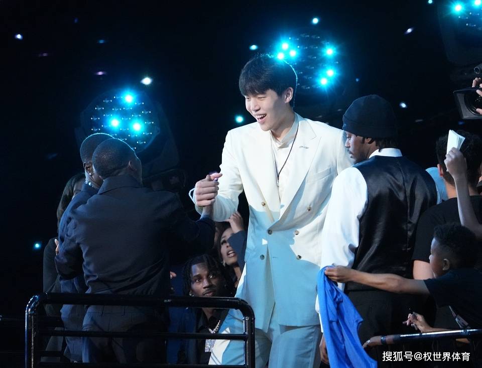 虎扑首页-波特兰开拓者官方宣布与2025年首轮16号秀杨瀚森完成签约