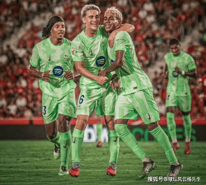 虎扑下载-西甲战火重燃,巴萨3-0大胜马洛卡,马洛卡两人染红吞苦果