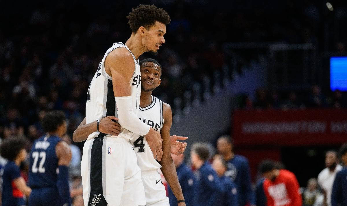 虎扑NBA-圣安东尼奥马刺续约达龙福克斯，獲(huò)得嘉奖229亿美元合同资格