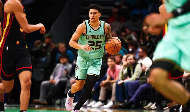 虎扑app-夏洛特黄蜂后场新星辛普森:下(xià)赛季能否取得突破?