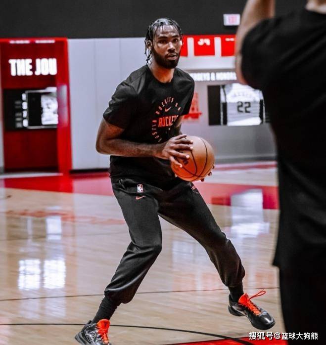 虎扑评分-火箭队被动变阵!轮换第10人出炉,16分钟贡献10+1,变谢泼德绝配