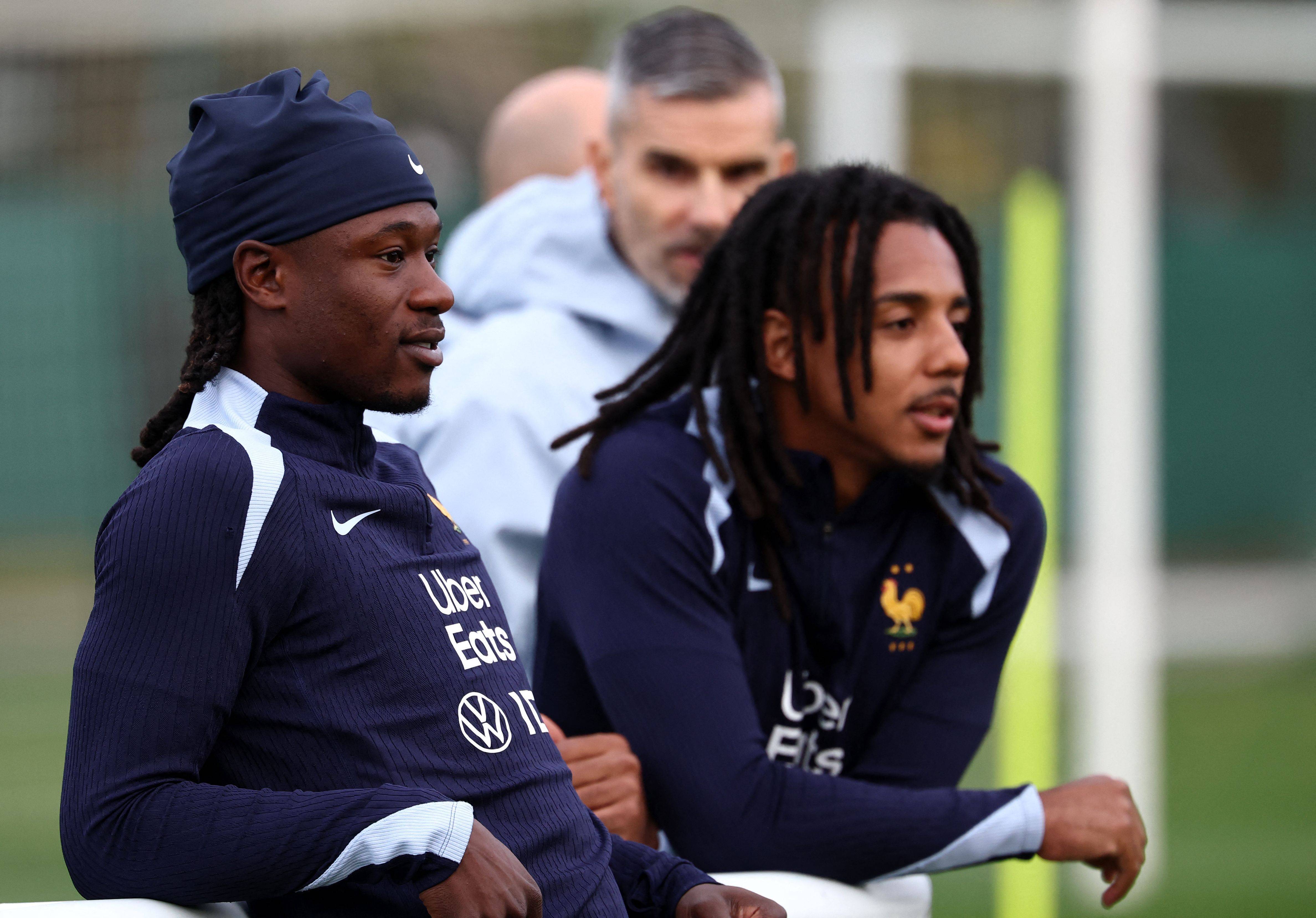 虎扑社区-(外代(dài)二线)足球——世预赛:法国队备战