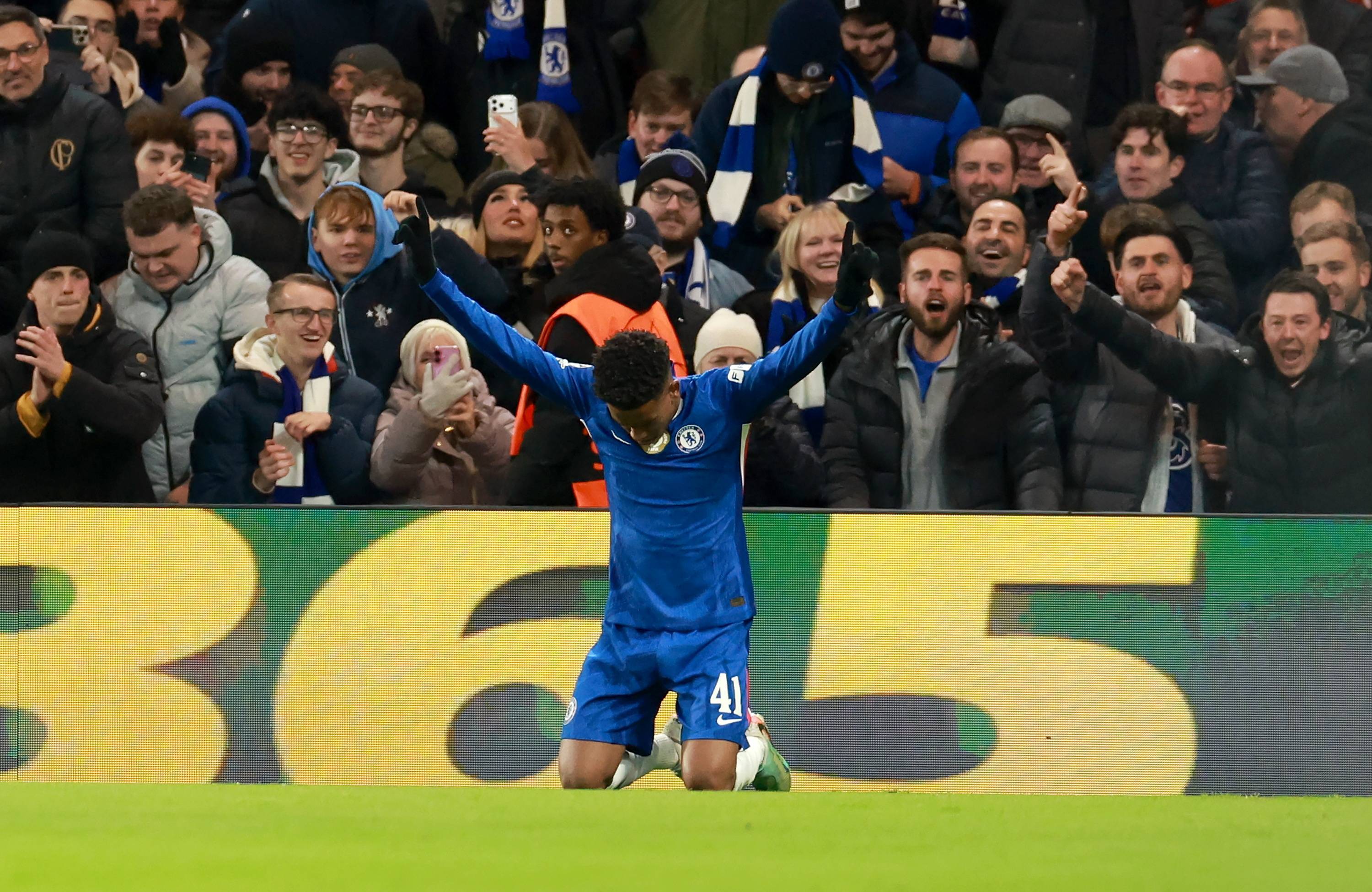 虎扑app-(外(wài)代二线)足球——欧冠联赛:切尔西胜巴萨